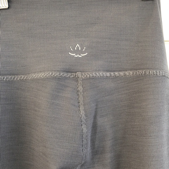 Beyond Yoga Heather Rib High Waisted Midi Legging - Picture 7 of 8